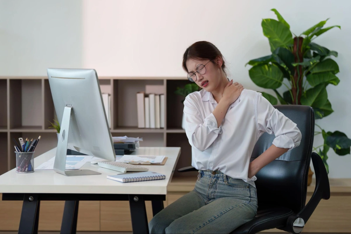 5 ajustes essenciais para garantir conforto durante a jornada de trabalho