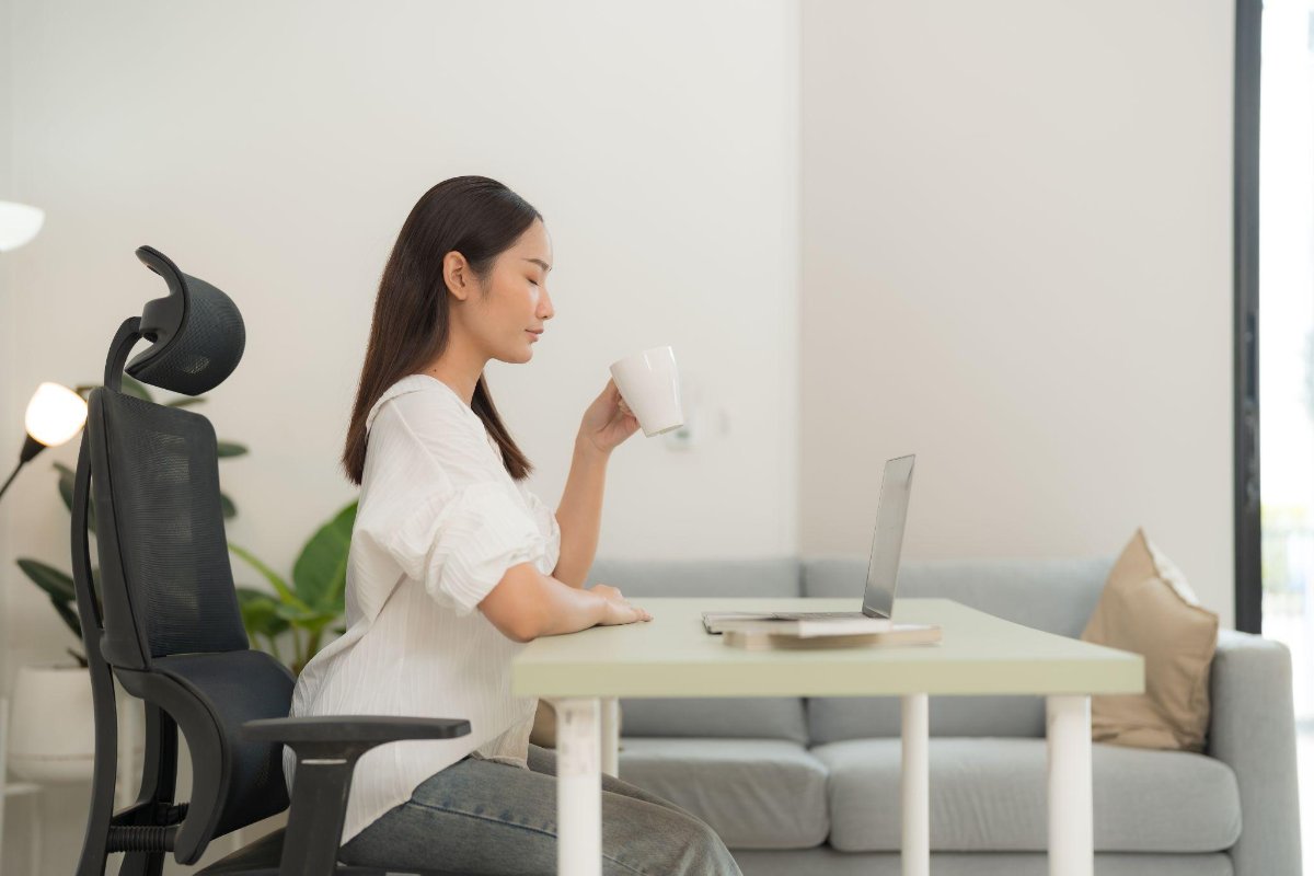 Ergonomia no home office x escritório: o que muda na escolha do mobiliário?